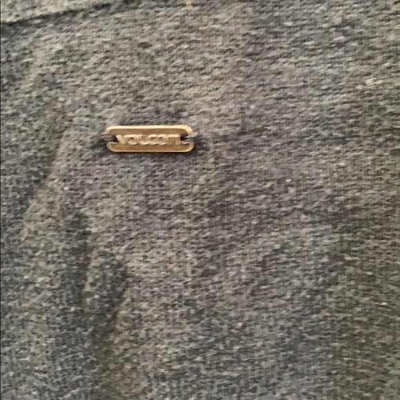 Cute Volcom black shirt - Picture 5 of 5